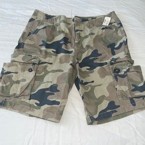 Aeropostale men’s camo cargo shorts